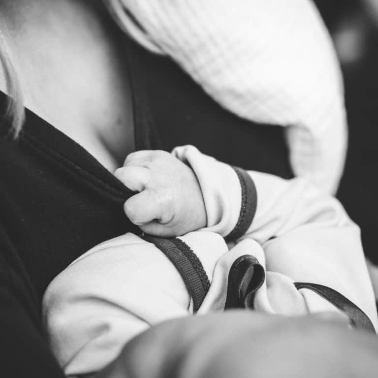 The BEST breastfeeding essentials checklist for baby’s first year