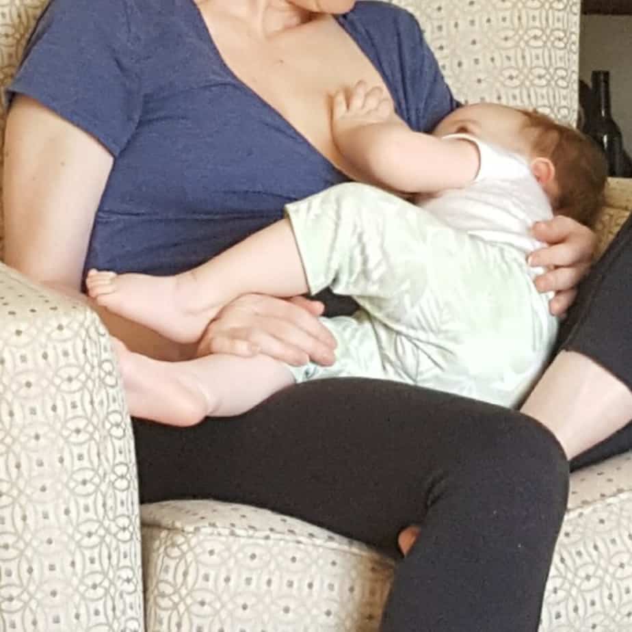 working breastfeeding pumping mamma