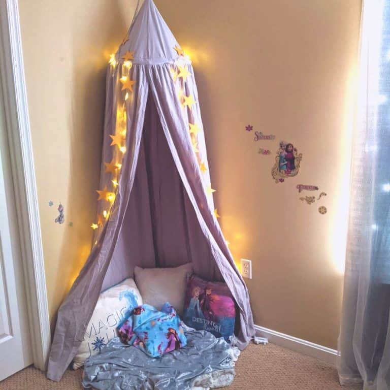 Toddler Bedroom Makeover: Frozen Toddler Room Ideas